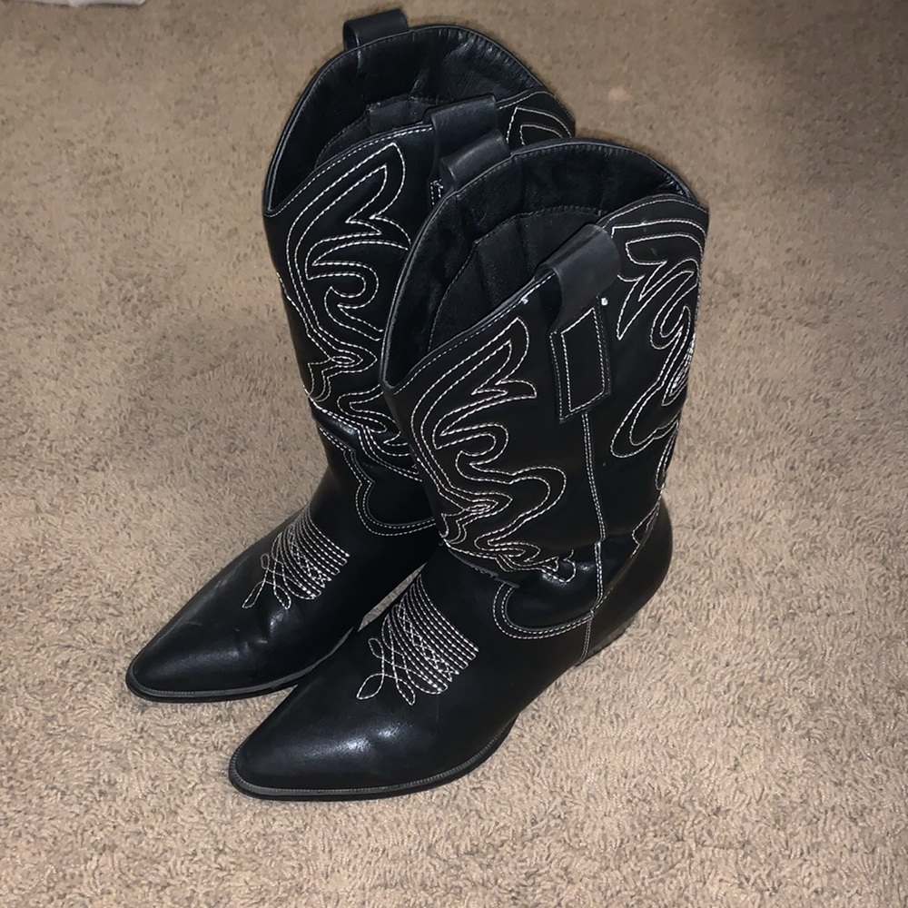 Black boot - Picture 2 of 5